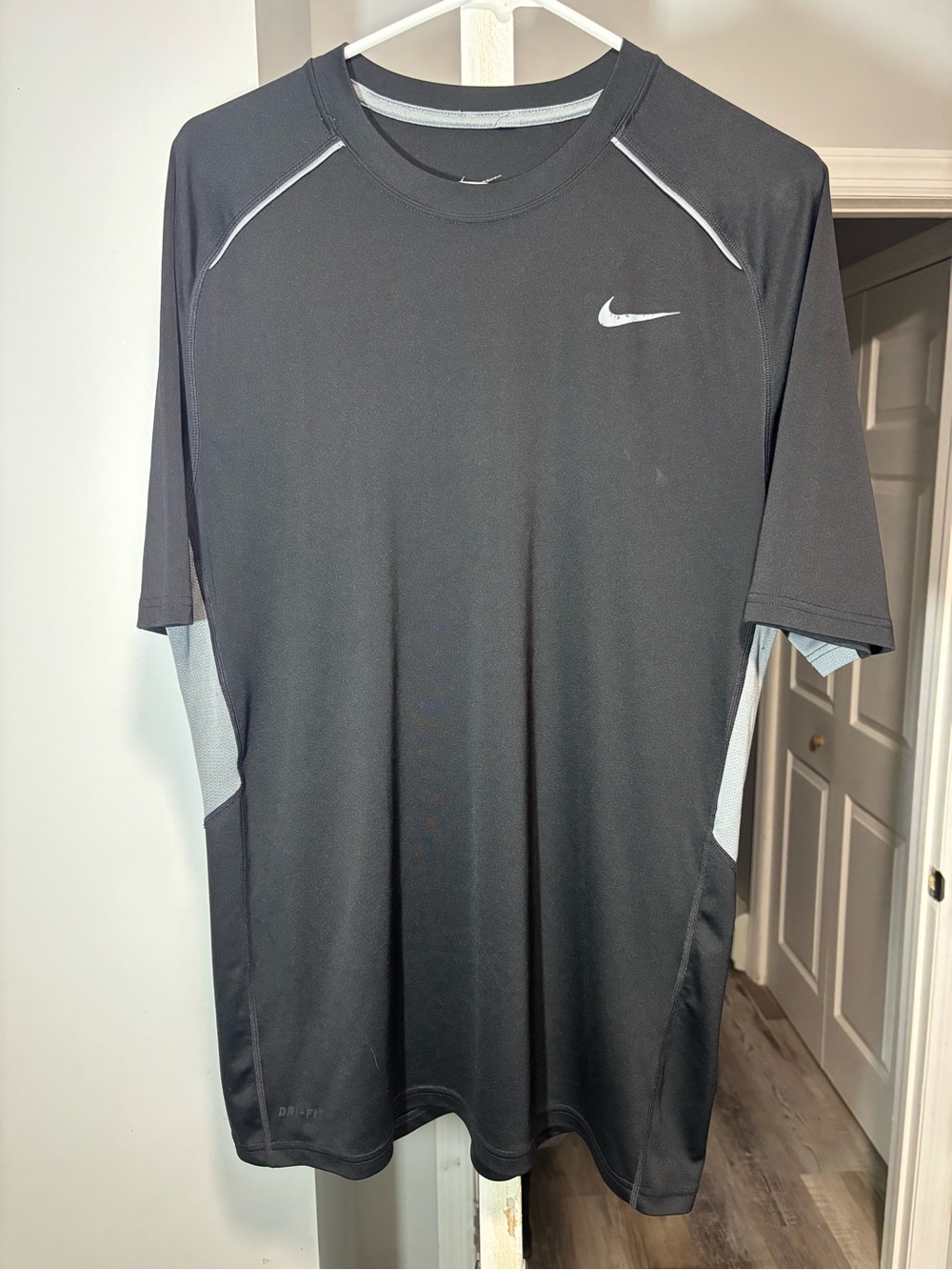 Nike Dri-Fit T Shirt S/S Black Grey Mens Large Performance Running Workout